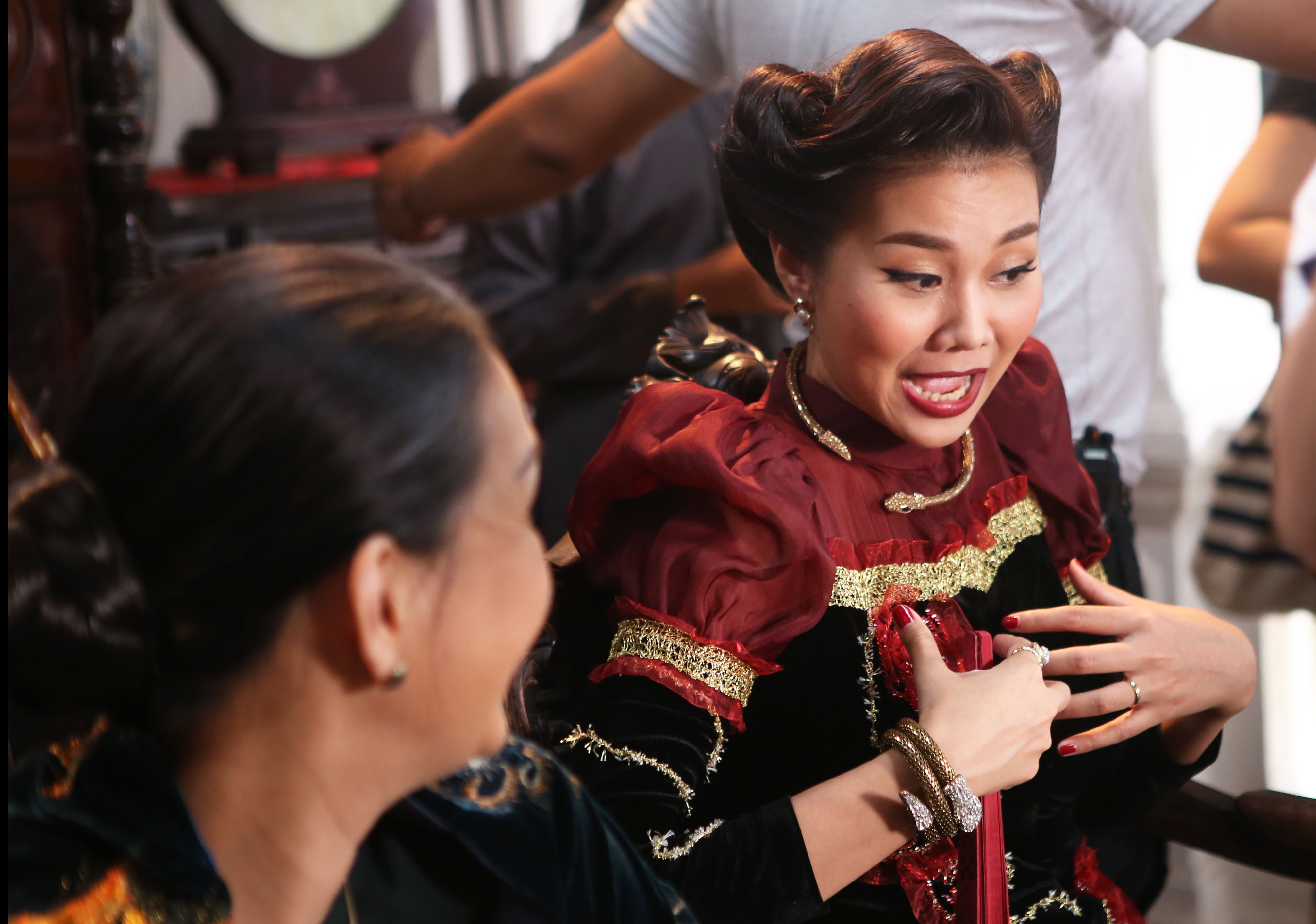 hau truong phim Me chong anh 8