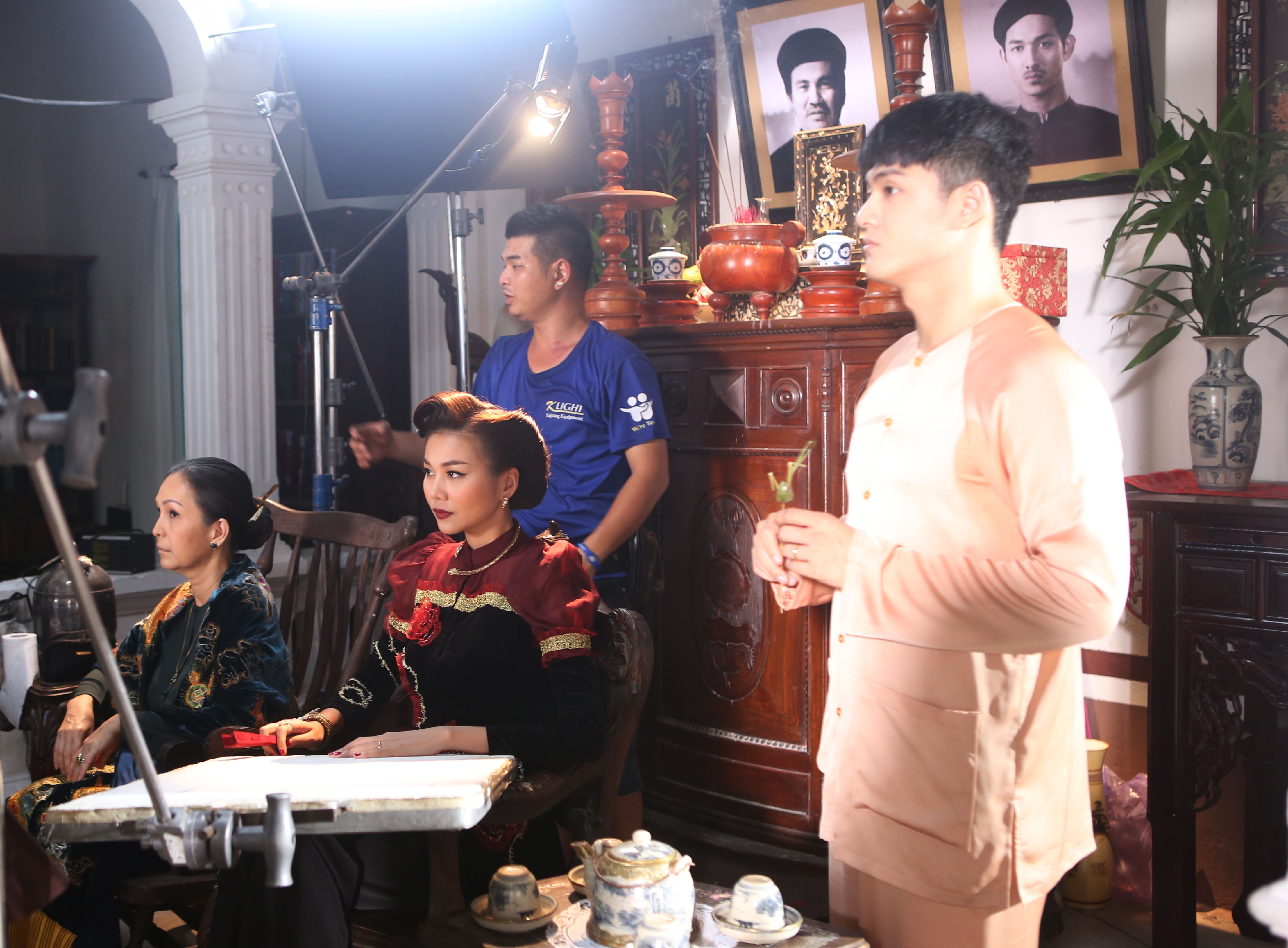 hau truong phim Me chong anh 7