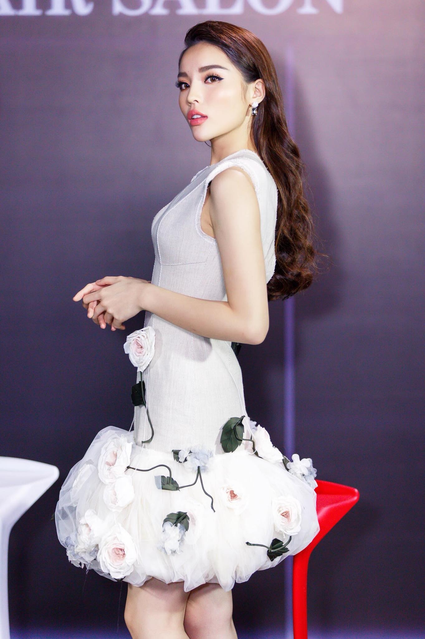 lot xac thoi trang cua Ky Duyen anh 8