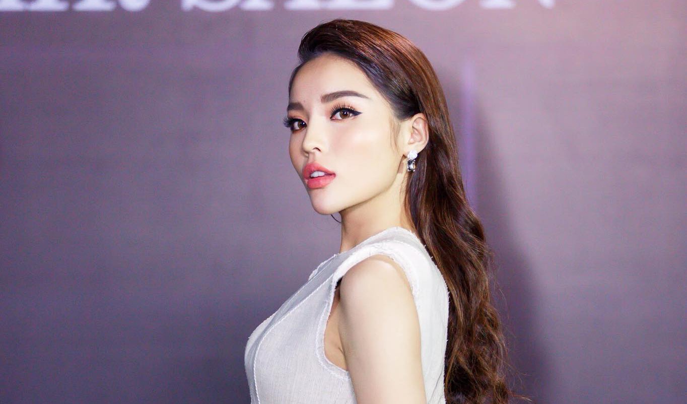 Ky Duyen lot xac tu hoa hau sen sam tro thanh quy co hang hieu hinh anh