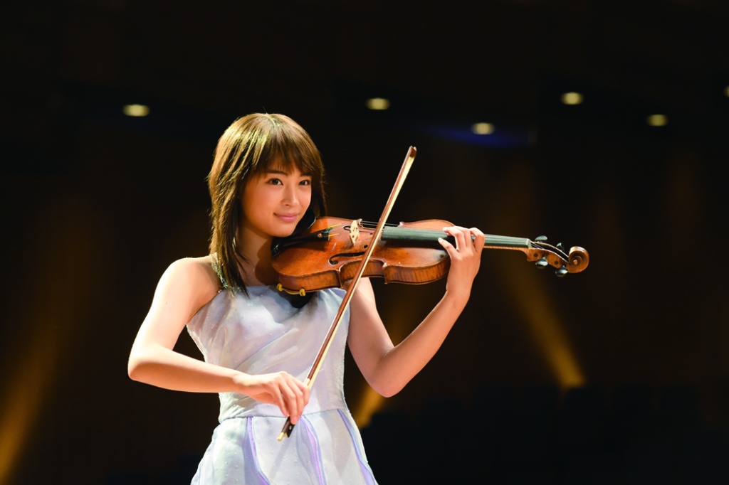 nhan sac nu than Nhat Ban Hirose Suzu anh 10