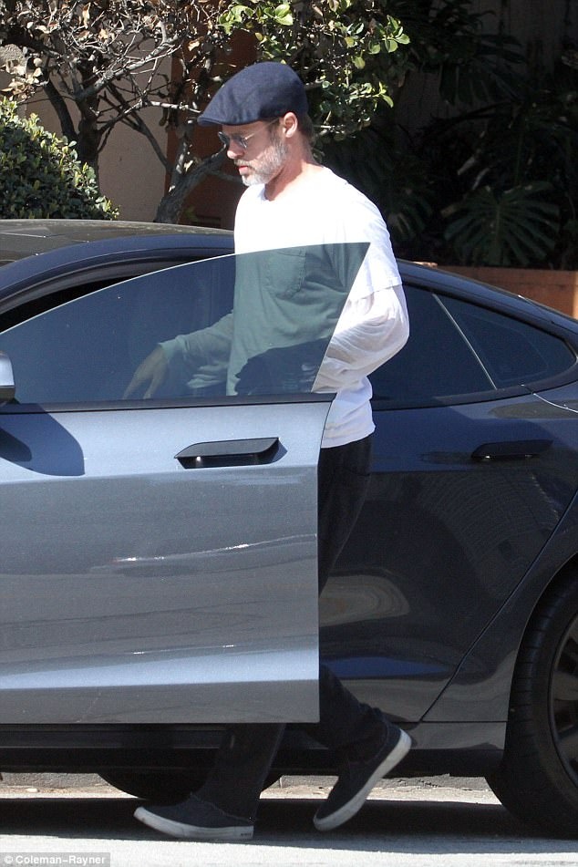 Brad Pitt gay tai nan giao thong anh 7