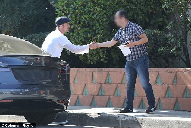 Brad Pitt gay tai nan giao thong anh 5