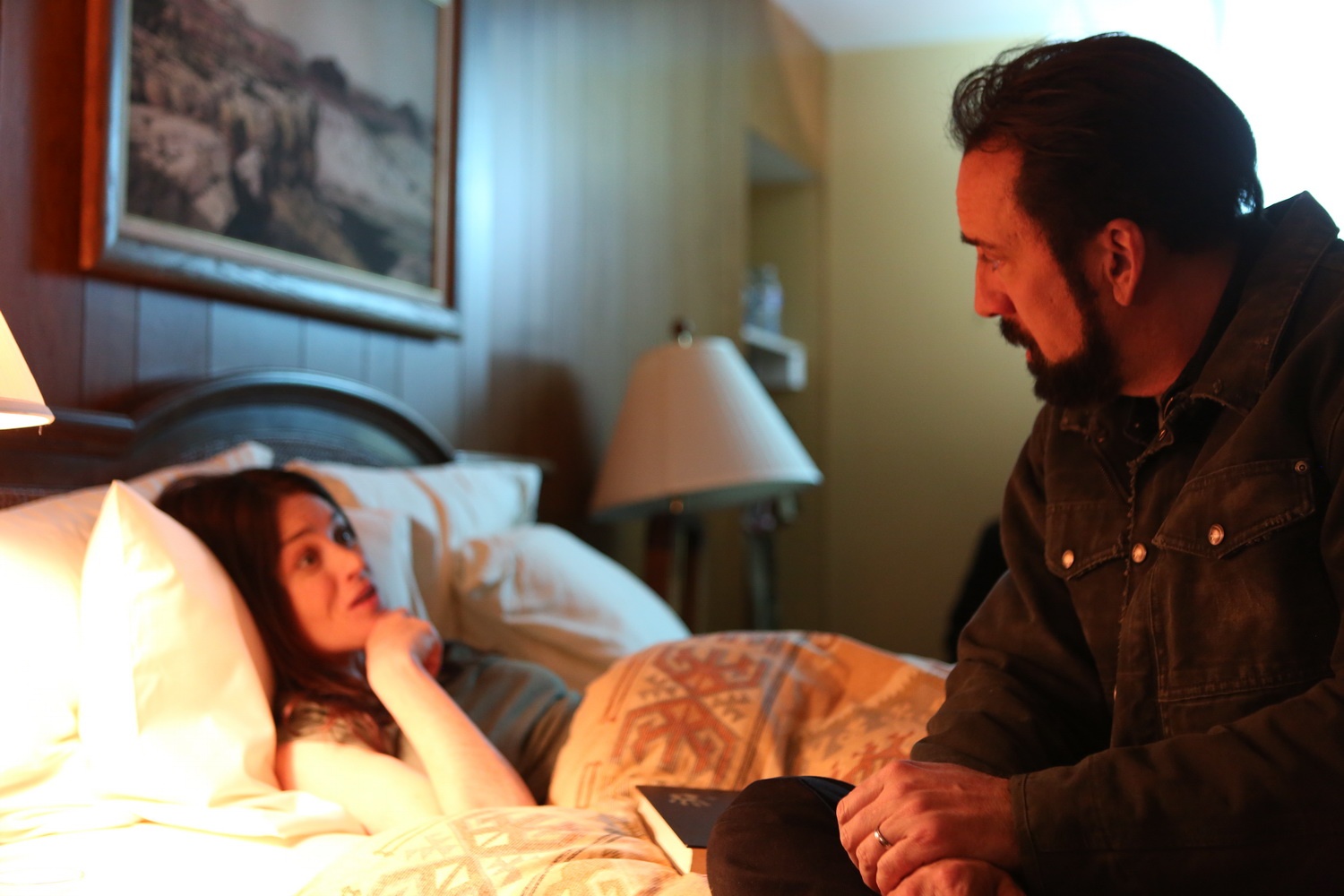 phim Bi an sau tam guong anh 3