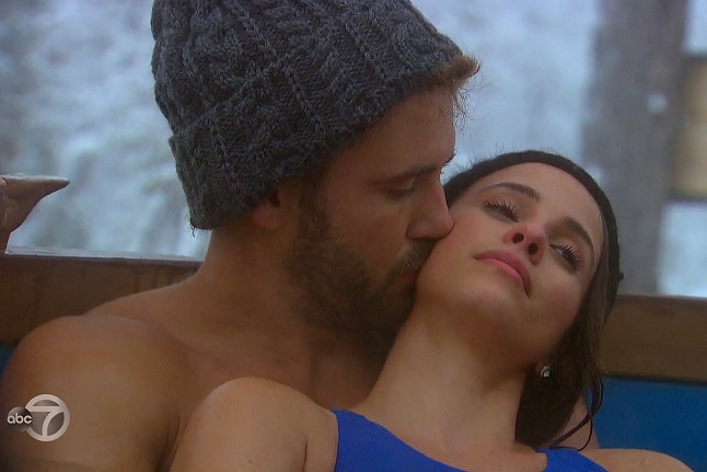 Show hen ho dung tuc My ve Viet Nam: Co phan cam tren truyen hinh? hinh anh