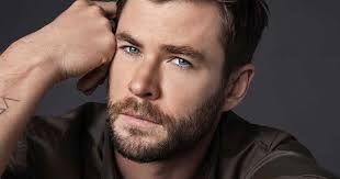 'Than Sam' Chris Hemsworth thuong thuc pho truyen thong Viet Nam hinh anh