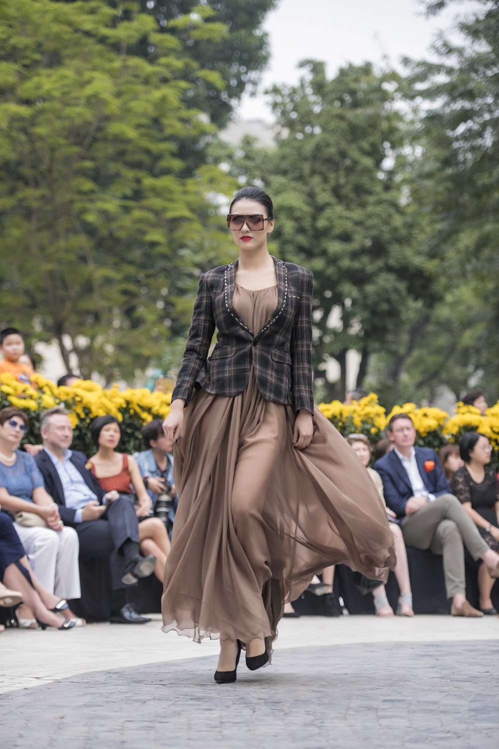 tuan le thoi trang Viet Y 2018 anh 1