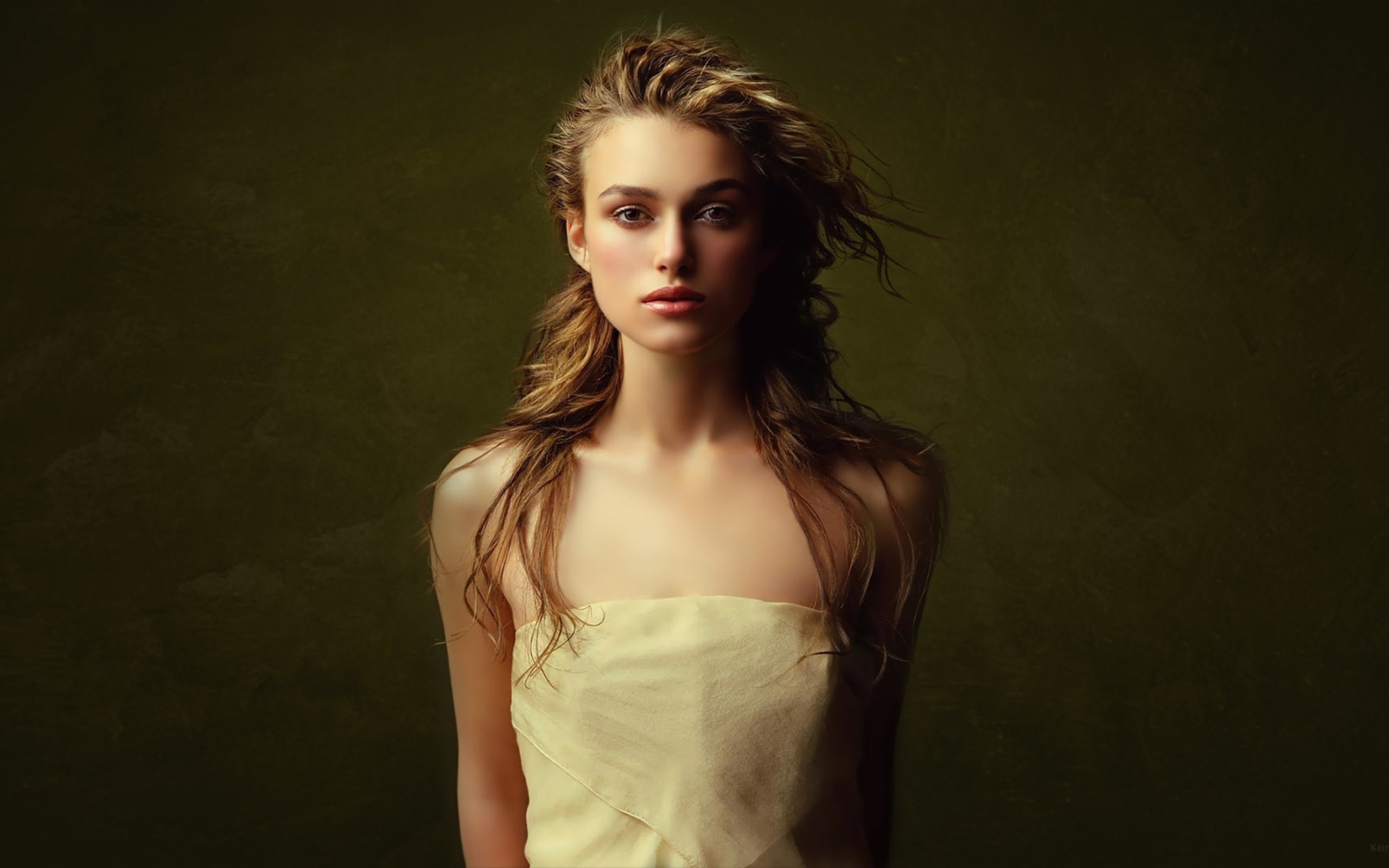 sao nu nguc nho thanh cong o Hollywood anh 4