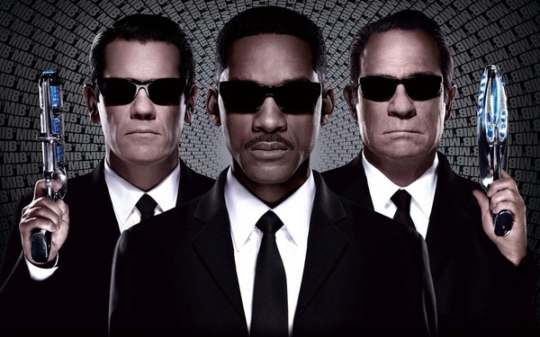 sao phim Thor: Ragnarok đóng Men in Black  ảnh 2 sao phim Thor: Ragnarok dong Men in Black anh 2