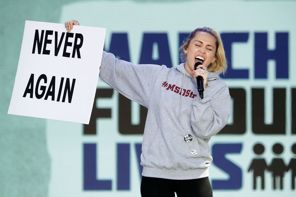 Miley Cyrus hat The Climb o March For Our Lives anh 1
