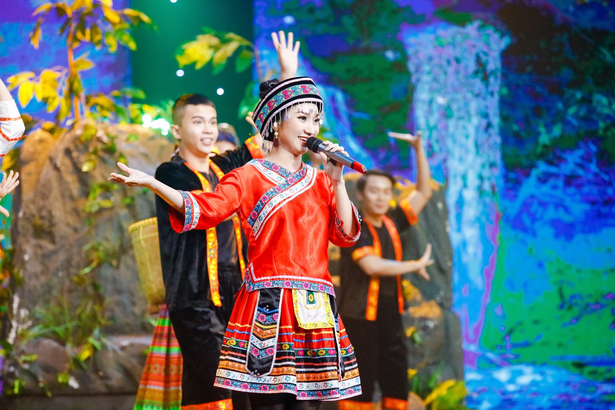 Tiet muc trinh dien cua Cao My Kim hinh anh