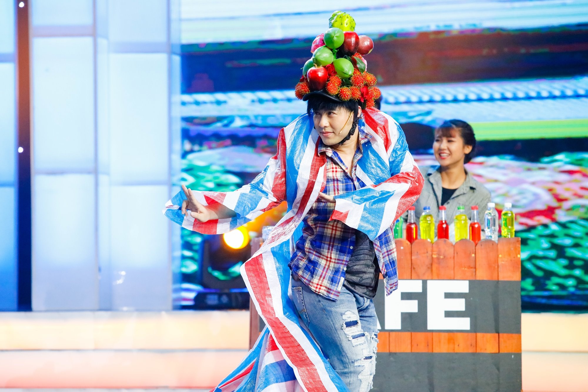 Tiet muc trinh dien cua cap doi Akira Phan va Vo Tan Phat hinh anh