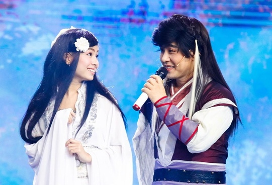 Akira Phan 'nhai lai' man cau hon cua Truong Giang voi Nha Phuong hinh anh