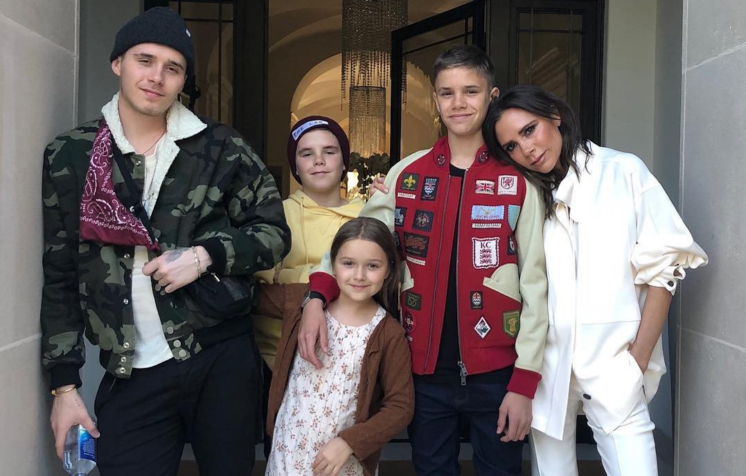 Gia dinh hanh phuc cua vo chong Beckham va 4 nguoi con sau 20 nam hinh anh