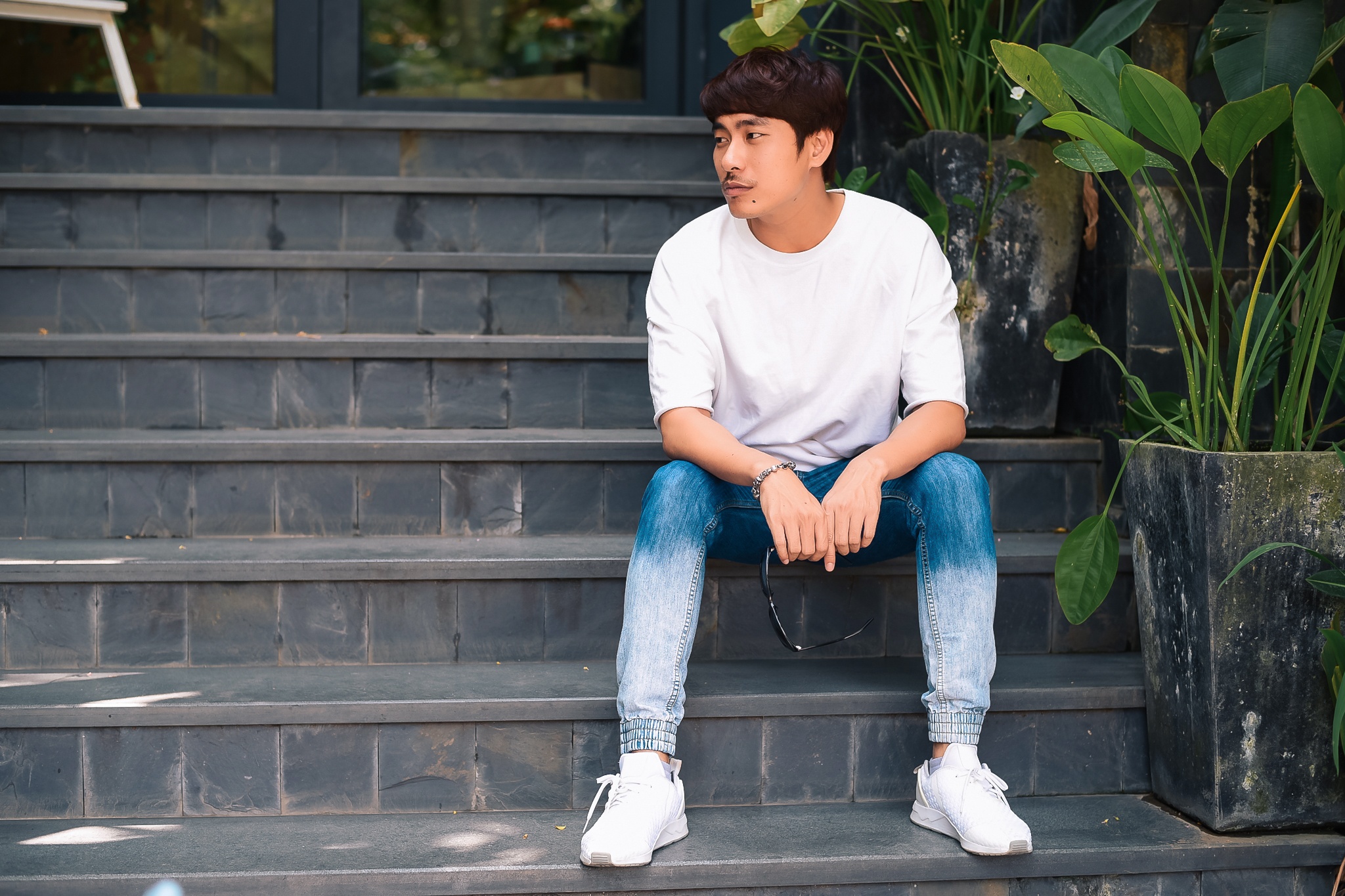 Kieu Minh Tuan lat mat 3 anh 4