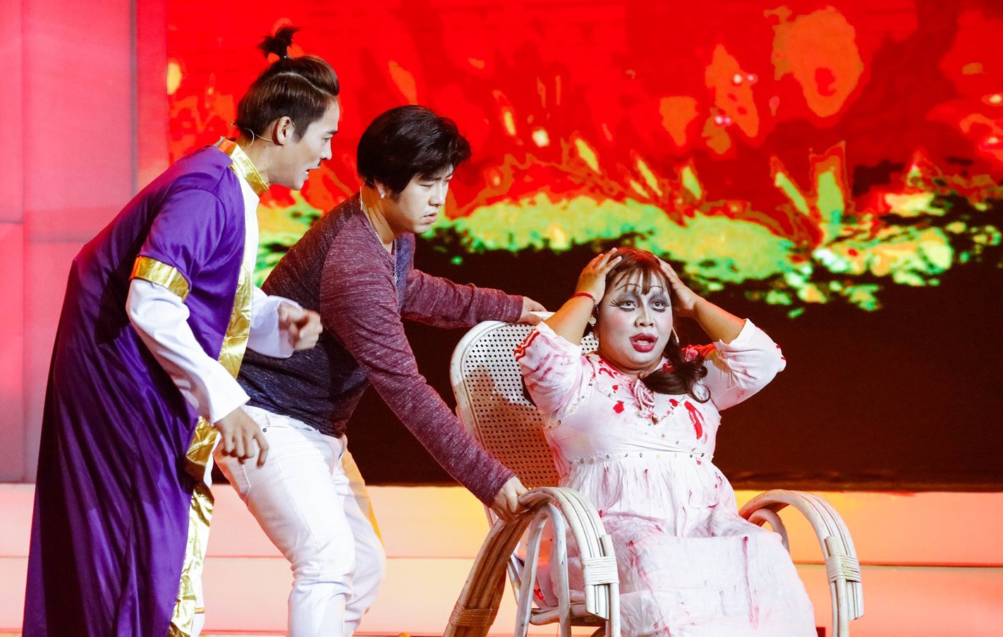 Akira Phan tai hien game show 'Di tim an so' mot thoi cua Thanh Bach hinh anh