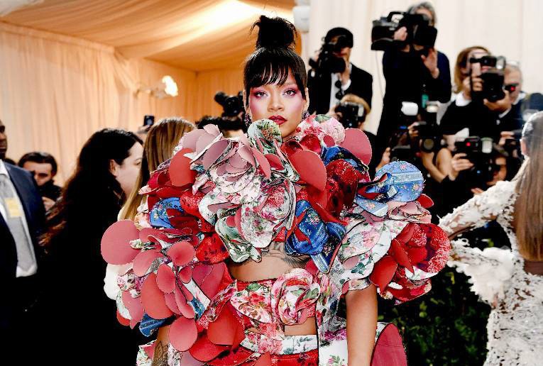 15 bo vay gay sot tren tham do Met Gala trong vong 5 nam qua hinh anh