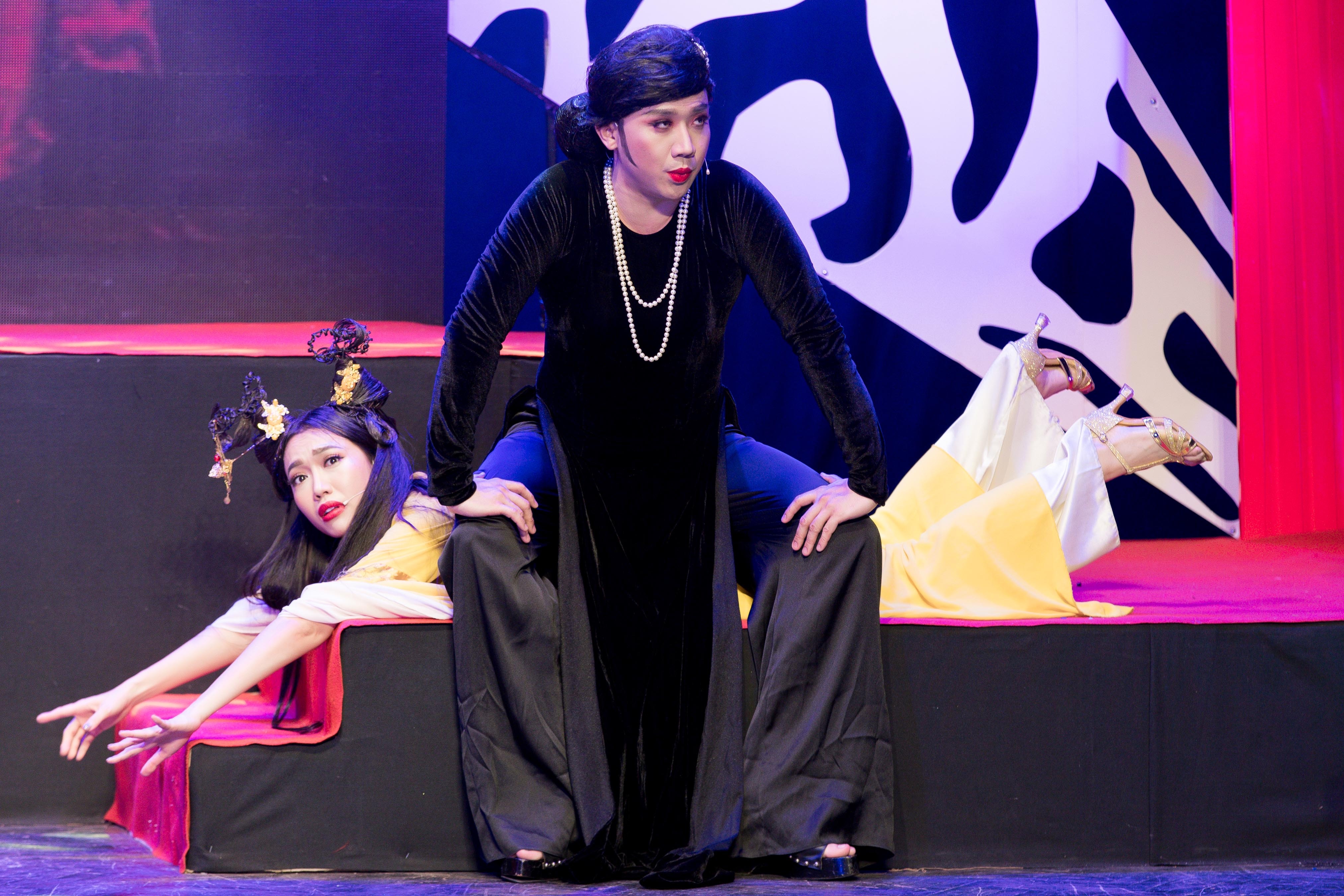 Dan sao hai 'khung' tung hoanh trong mini show cua Dieu Nhi hinh anh