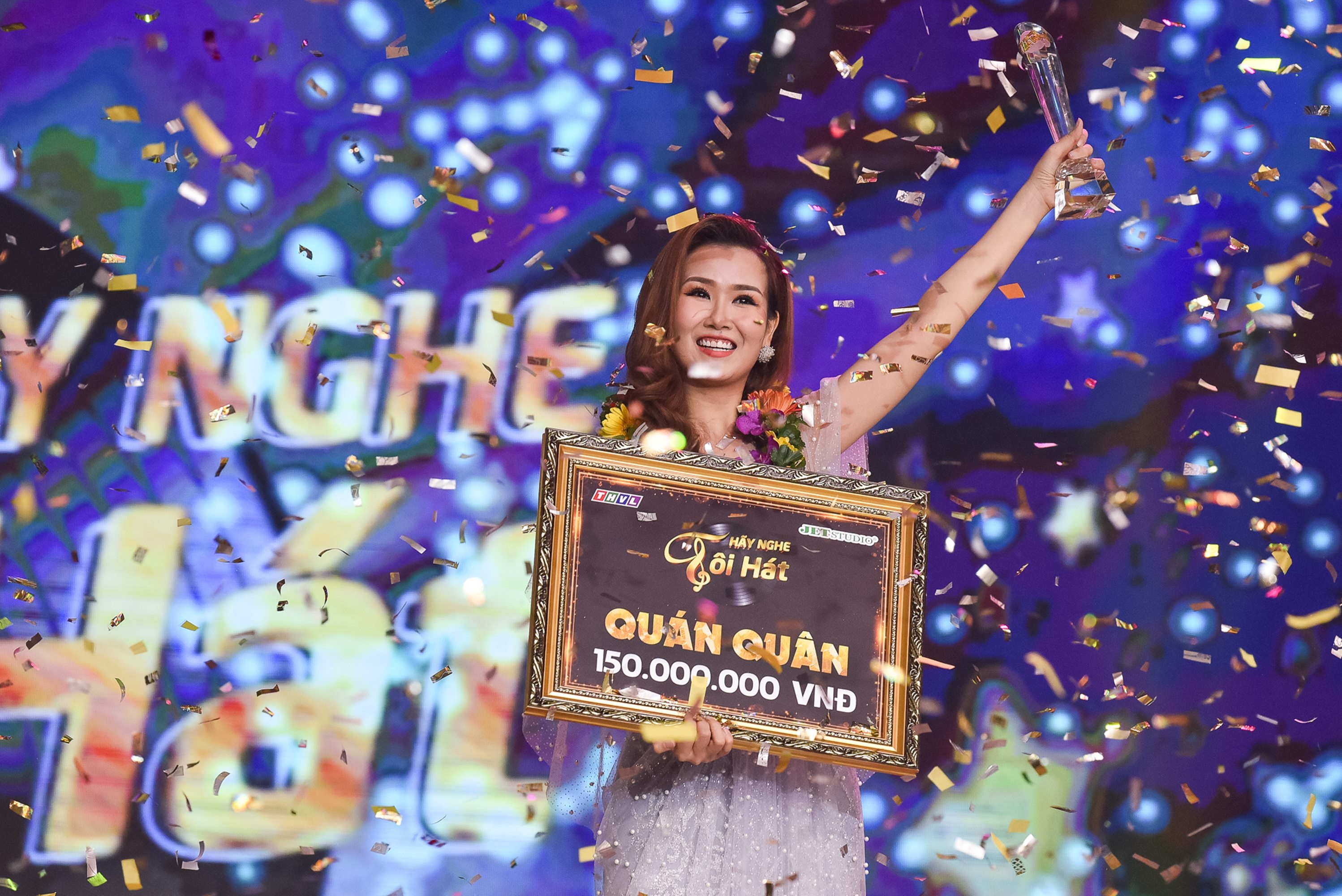 Vo Ha Tram lan thu 5 gianh giai quan quan cuoc thi hat hinh anh