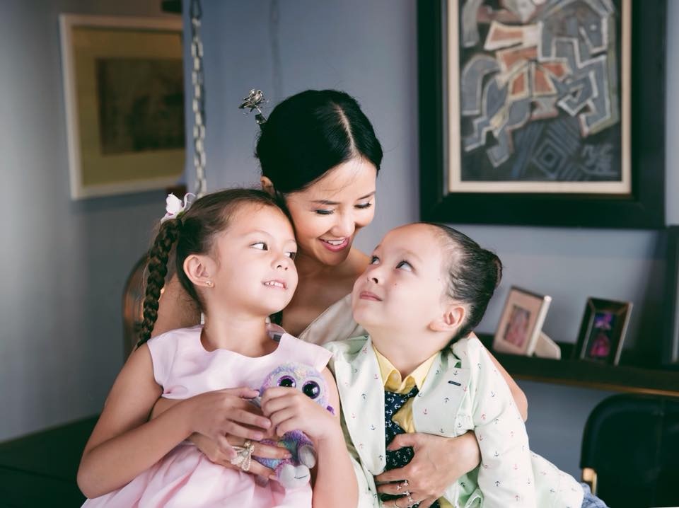 Hong Nhung chia se sau ly hon chong Tay: 'Tu xoc minh khoi khoi buon' hinh anh