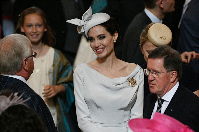 Angelina Jolie xuat hien quy phai nhung van gay guoc hinh anh