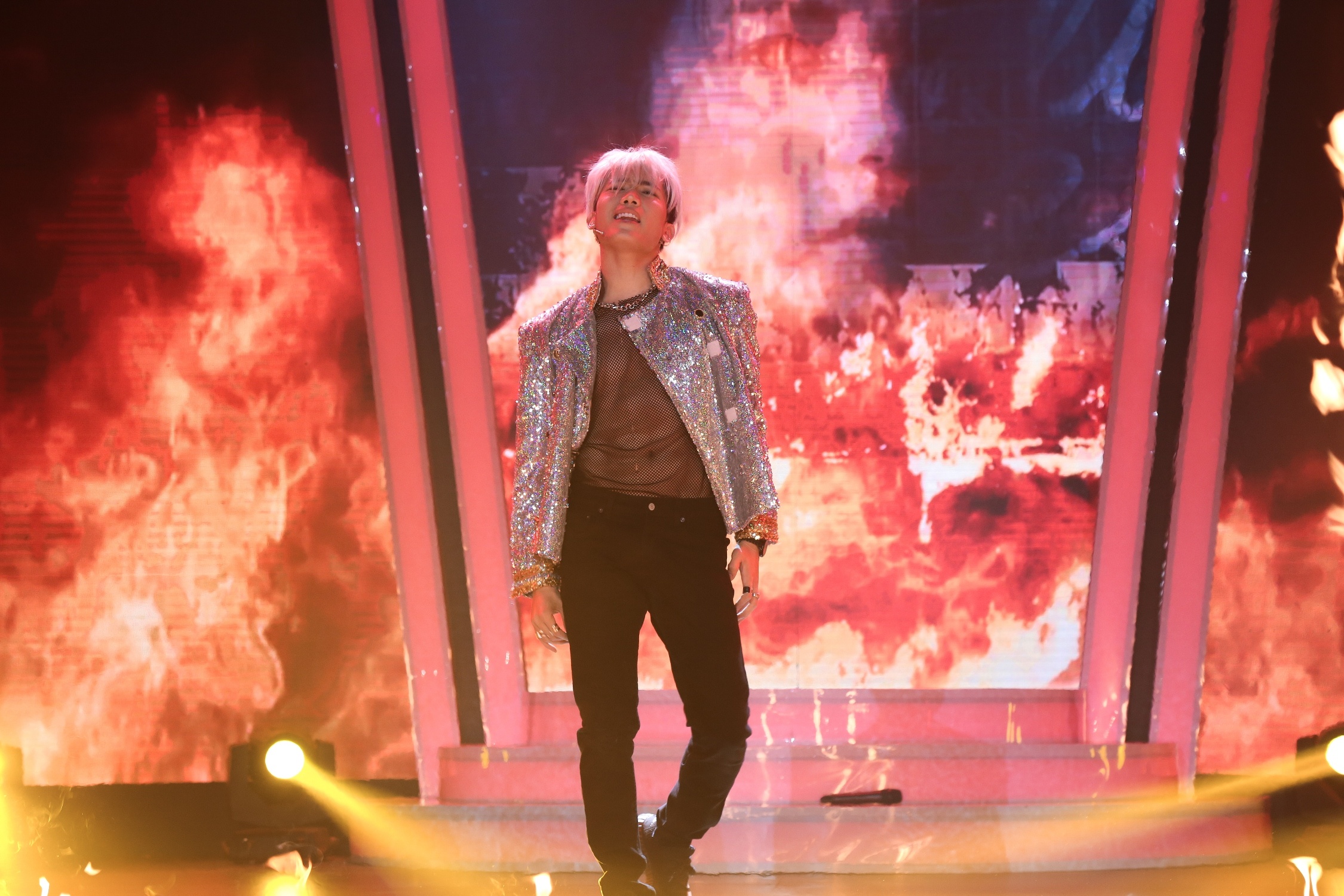 Guong mat than quen anh 1