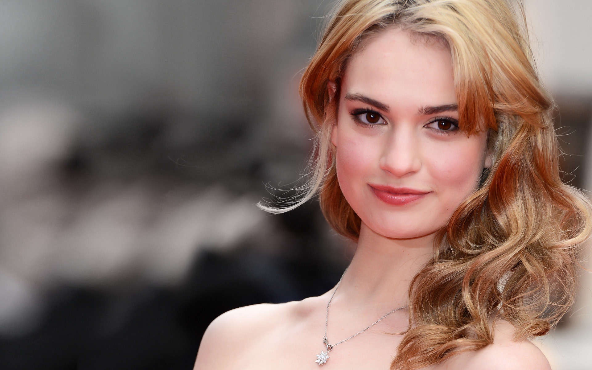 Lily James anh 2