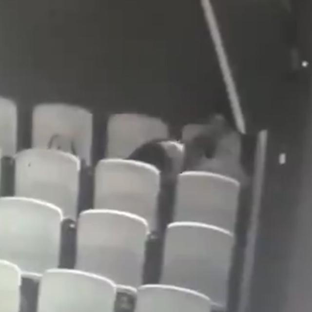 quan he trong rap chieu phim anh 3