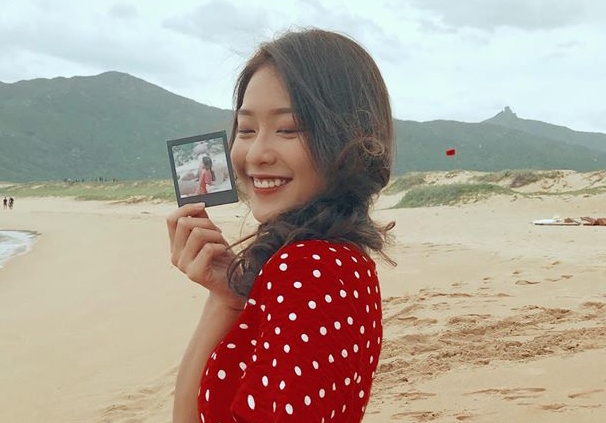 Hau truong 'Hau due mat troi': Kha Ngan khoe lung tran chay sam hinh anh