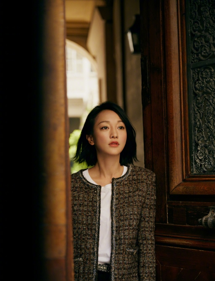 Chau Tan chup anh o Phap anh 2