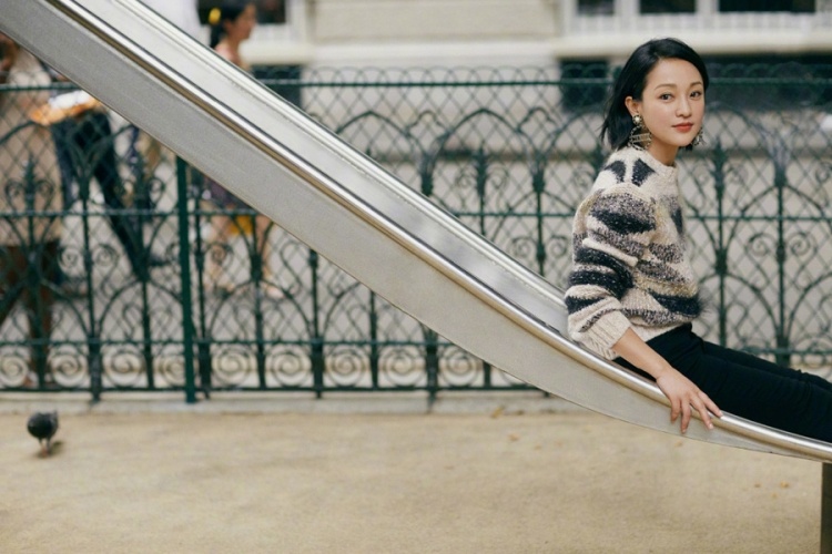 Chau Tan chup anh o Phap anh 7