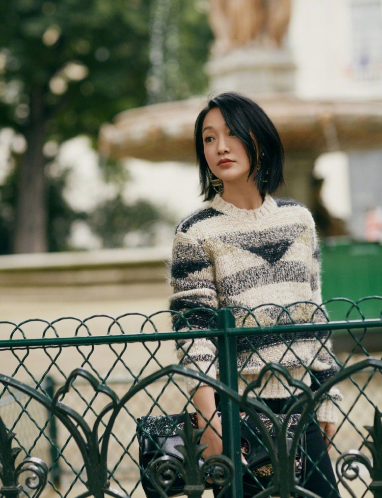 Chau Tan chup anh o Phap anh 3