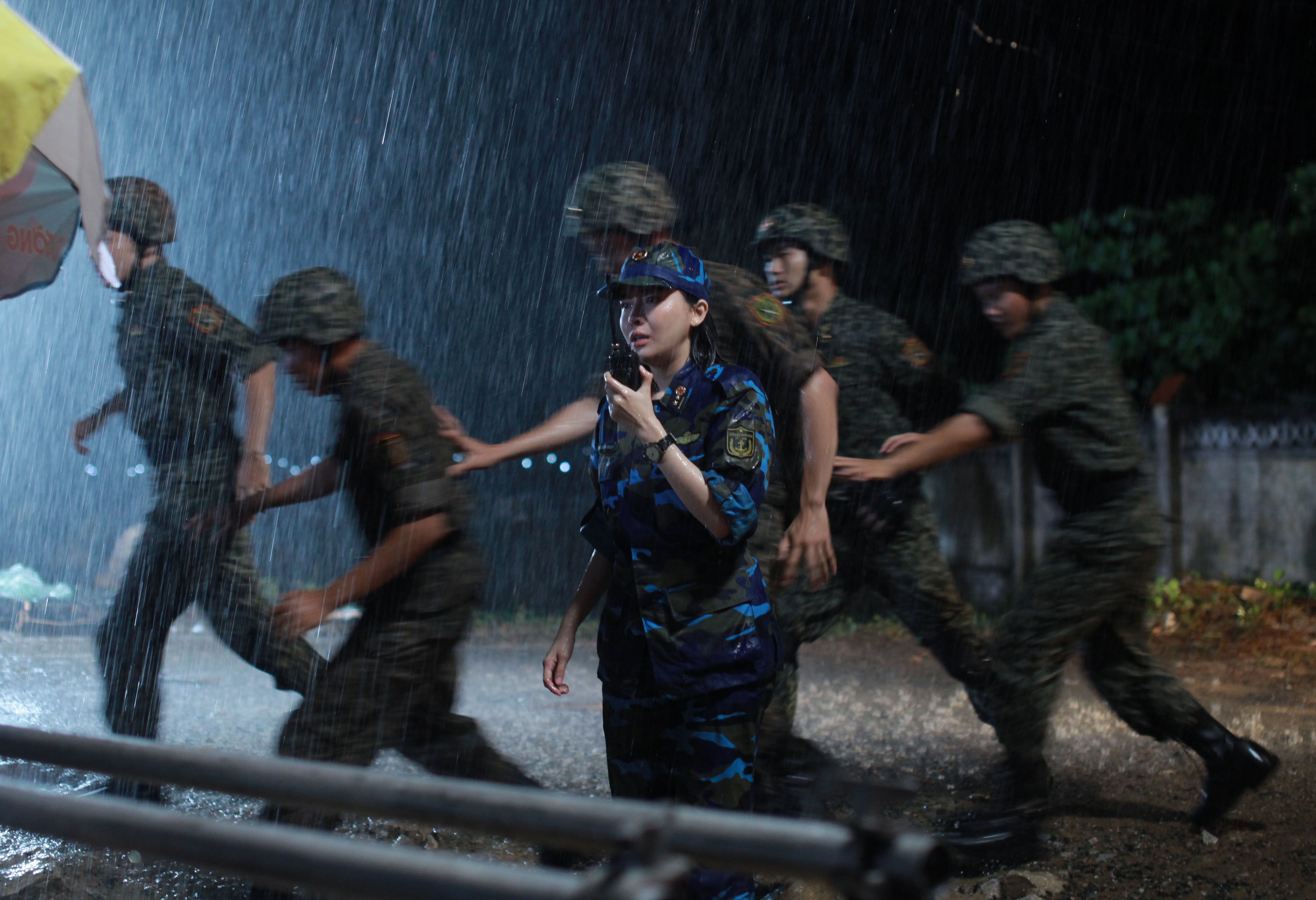 hau due mat troi hau truong anh 8