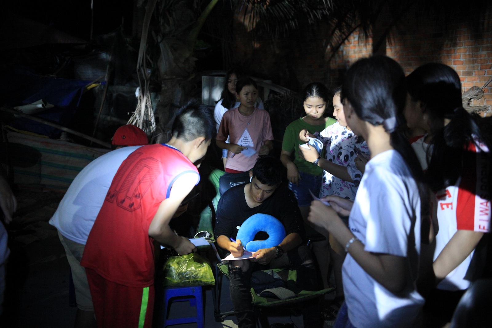 hau due mat troi hau truong anh 10