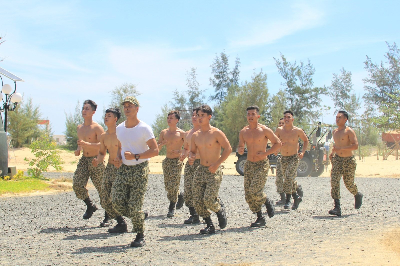 hau due mat troi hau truong anh 6