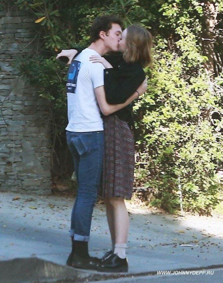 My nam Call me by your nam hen ho Lily Rose Depp anh 8