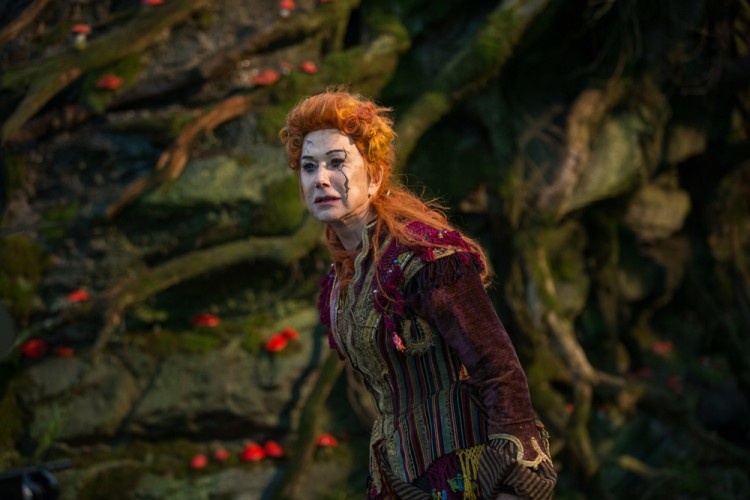 Kẹp hạt dẻ và 4 vương quốc  ảnh 3 Kep hat de va 4 vuong quoc anh 3