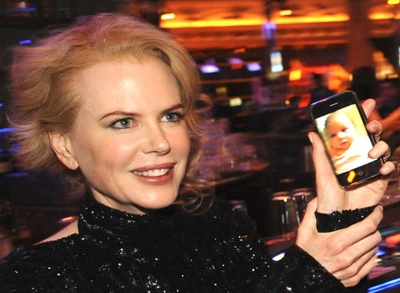 Nhieu sao Hollywood ua chuong viec thue nguoi mang thai ho hinh anh