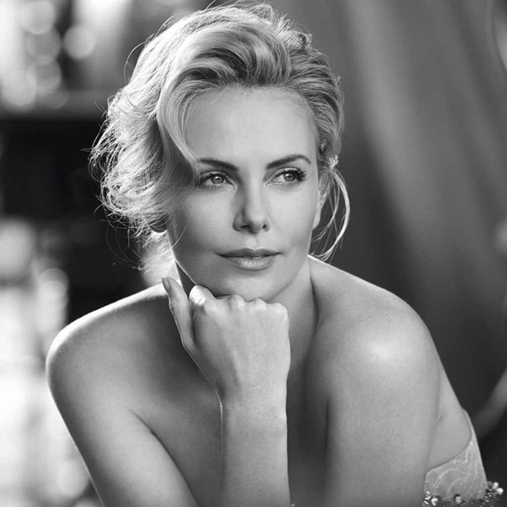 Brad Pitt hen ho Charlize Theron anh 16