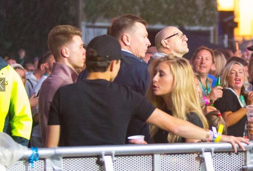 Tom Holland hen ho anh 5