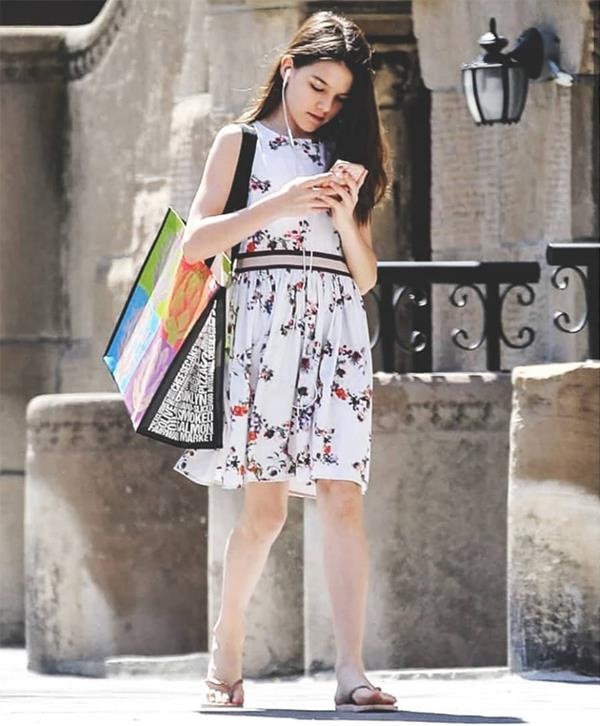 hinh anh Suri Cruise anh 4