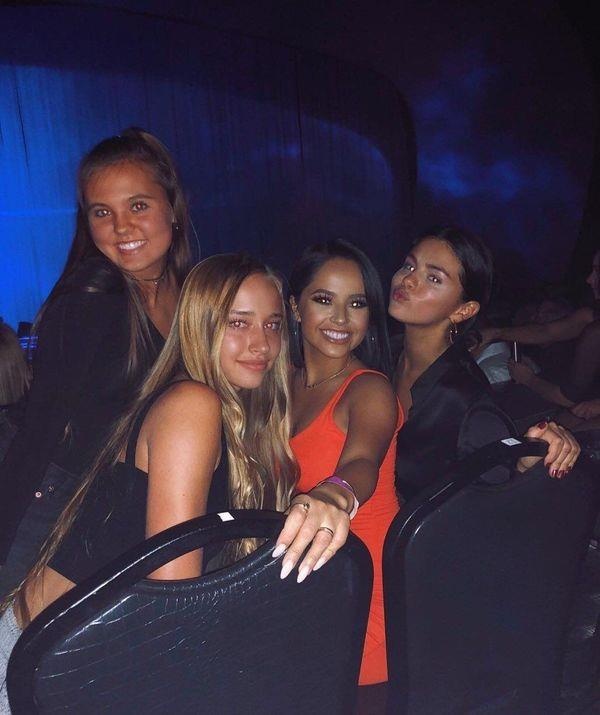 Becky G đá xéo Selena Gomez  ảnh 2 Becky G da xeo Selena Gomez anh 2
