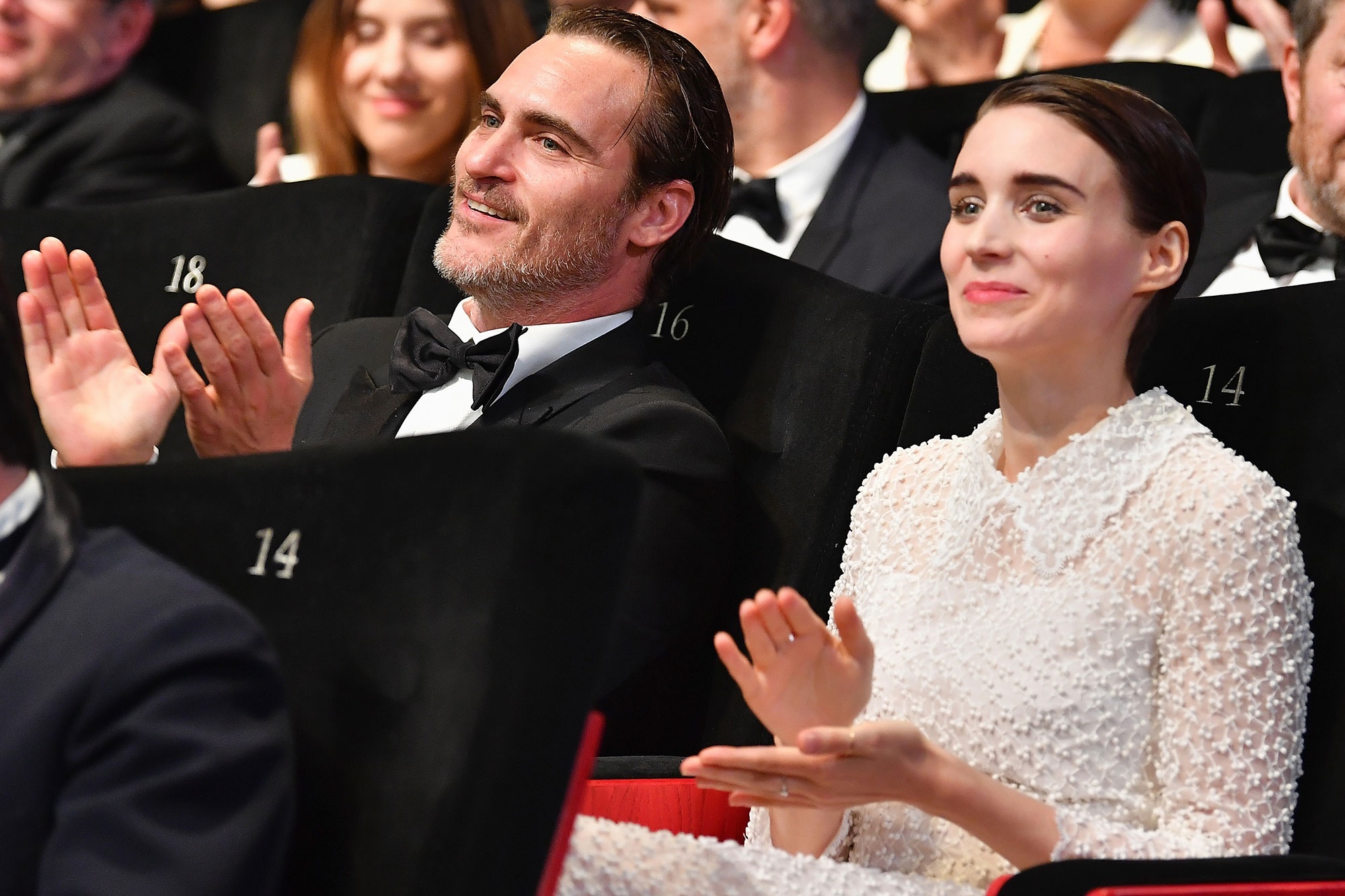 Joaquin Phoenix hen ho Rooney Mara anh 2