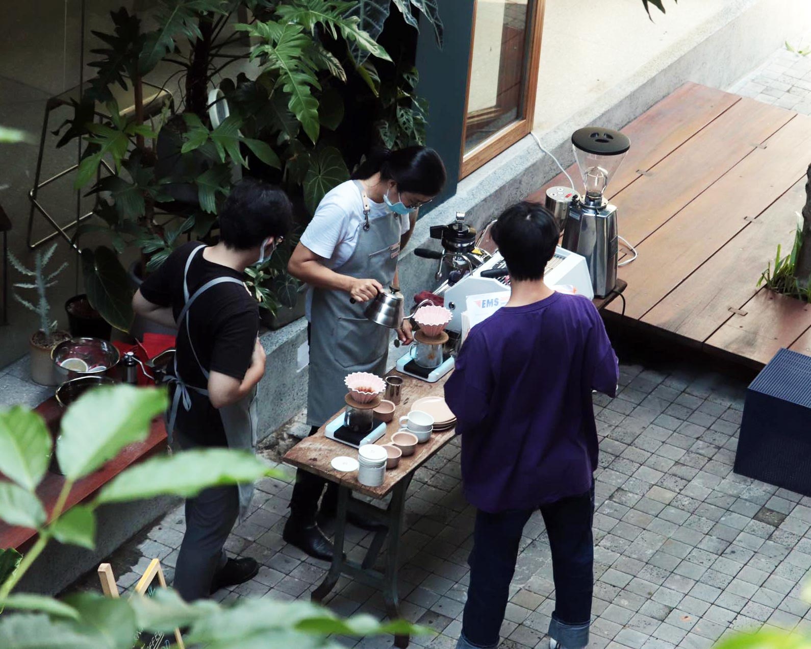 lam viec thoi gian cach anh 6