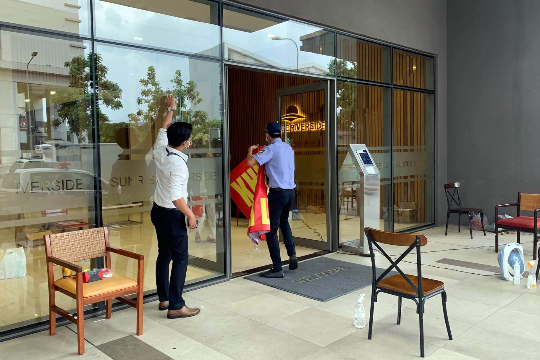 chung cu giup nhau mua dich anh 2