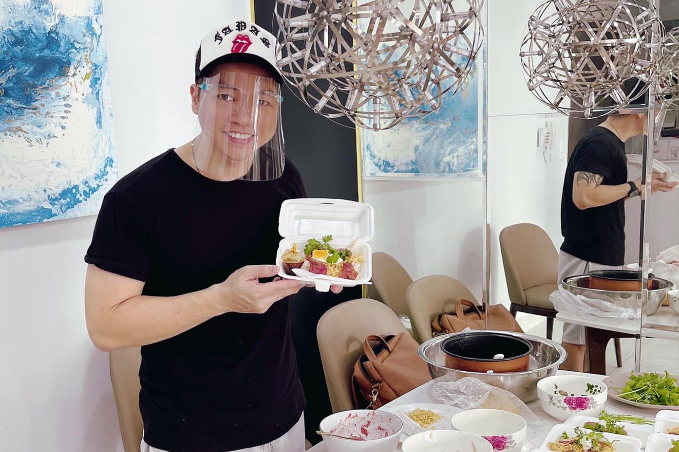 Gia dinh o quan 7 nau an tang nhung nguoi bao ve chung cu hinh anh