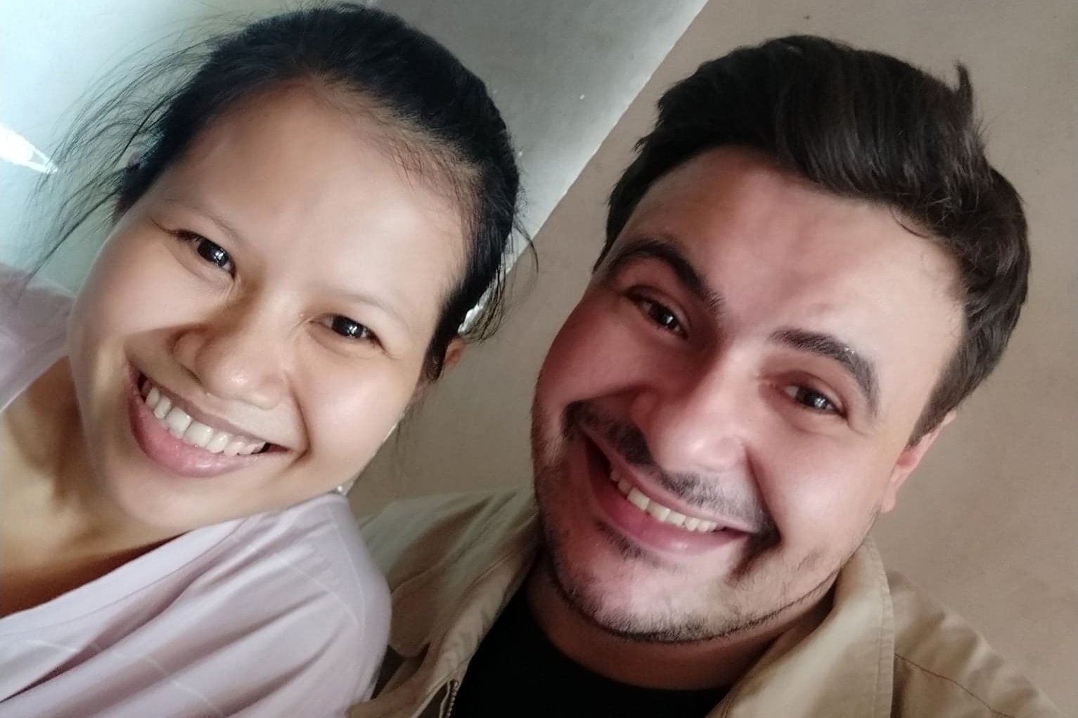 Ra duong mua thuc an, chang trai Phap duoc cong an o TP.HCM giup hinh anh