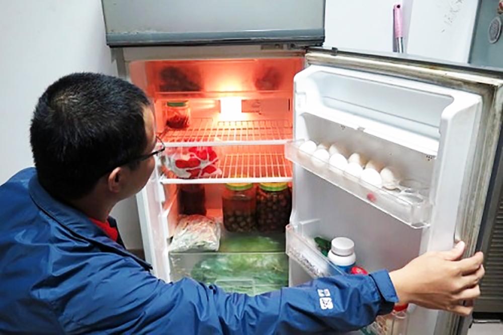 Cu dan chung cu o TP.HCM loay hoay vi do gia dung truc trac hinh anh