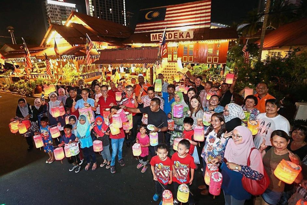 nguoi nuoc ngoai don trung thu anh 5