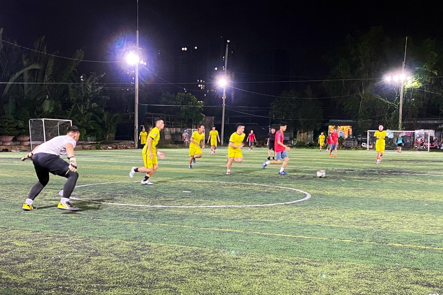 đạp xe đá bóng ở TP.HCM ảnh 4 dap xe da bong o TP.HCM anh 4